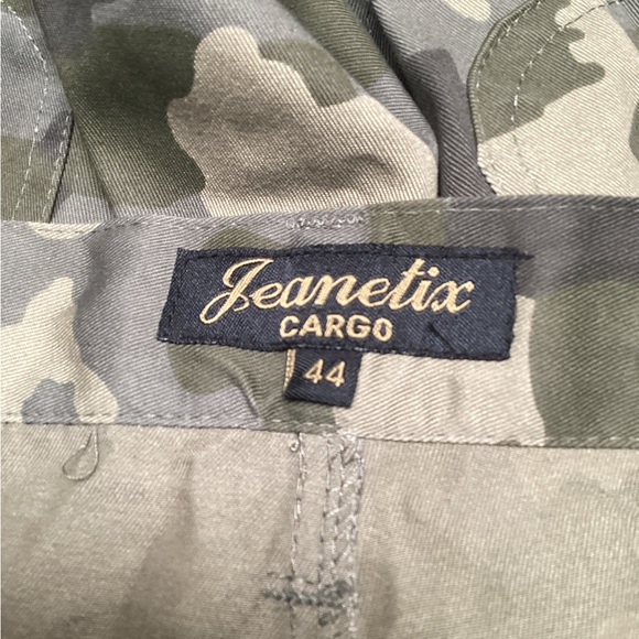 Jeanetix mens camouflage cargo pants, size W44/L33 inches - Picture 6 of 11